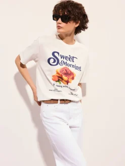 MOHITO Bawełniany t-shirt z nadrukiem biau0142y Clearance