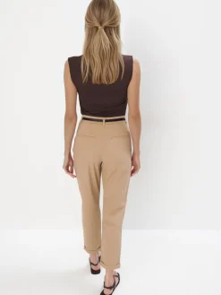 MOHITO Beżowe spodnie chino z paskiem bru0105zowy New