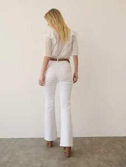 MOHITO Białe jeansy flare biau0142y Hot