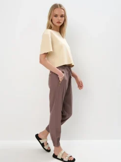 MOHITO Brązowe spodnie joggery bru0105zowy Fashion
