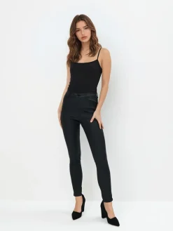 MOHITO top na wąskich ramiączkach czarny Fashion