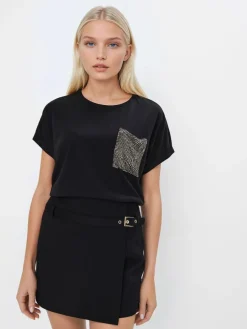MOHITO t-shirt z cekinową kieszenią czarny New