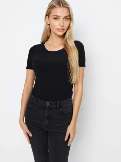 MOHITO t-shirt z wiskozą czarny Hot