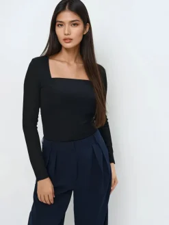 MOHITO Dopasowana bluzka czarny Best