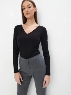 MOHITO Dopasowana czarna bluzka czarny Fashion