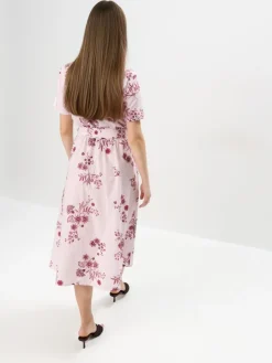 MOHITO Koszulowa sukienka midi w kwiaty kasztanowy Sale