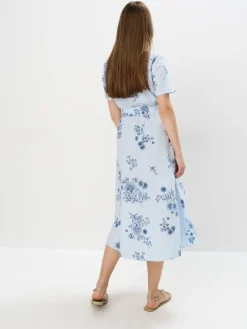 MOHITO Koszulowa sukienka midi w kwiaty bu0142u0119kitny Fashion