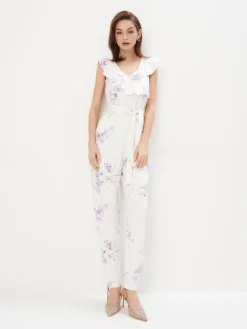 MOHITO Kwiatowy kombinezon z wiązaniem kremowy Fashion