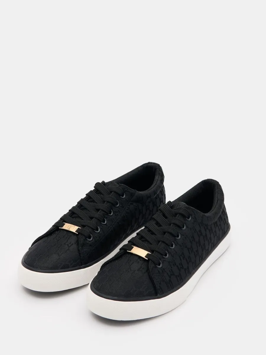 MOHITO Sneakersy czarny Fashion