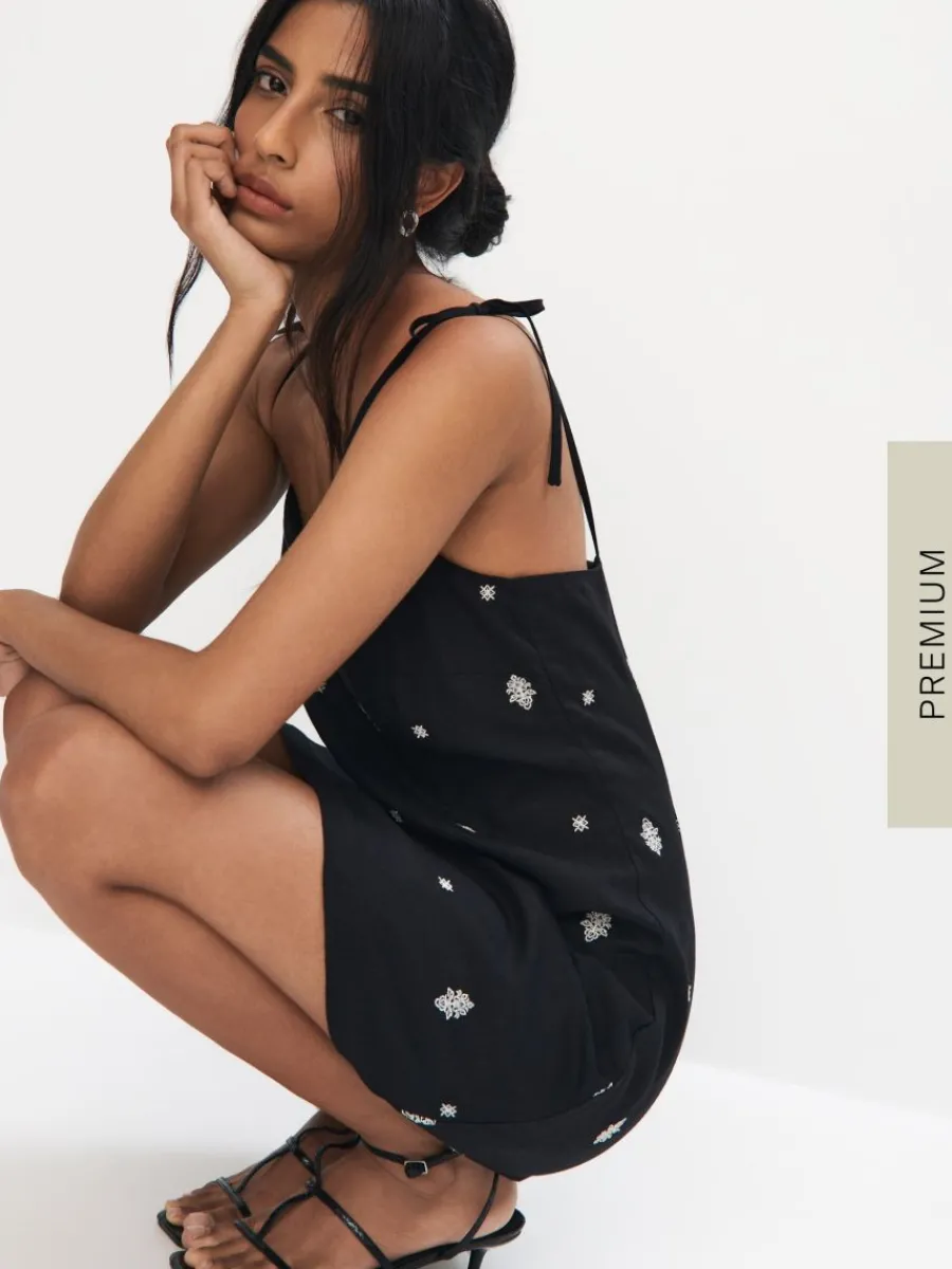 MOHITO Sukienka mini z wiskozy i lnu czarny Fashion