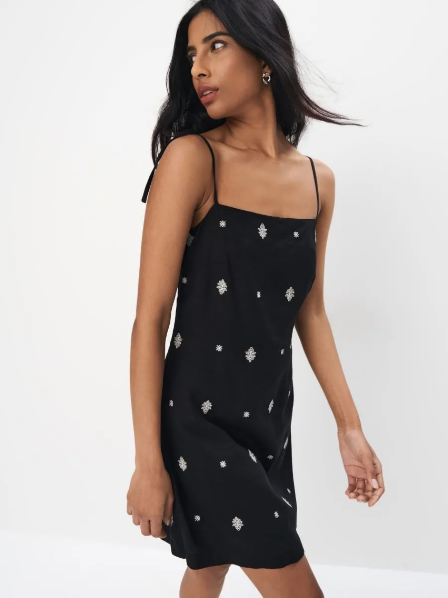 MOHITO Sukienka mini z wiskozy i lnu czarny Fashion