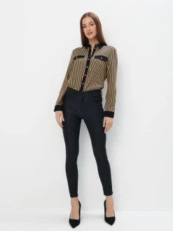 MOHITO Woskowane czarne spodnie skinny czarny Outlet
