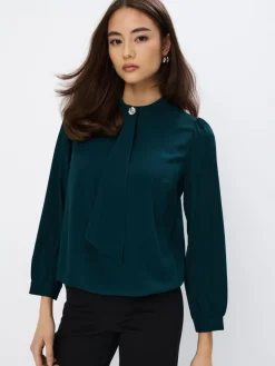 MOHITO Zielona bluzka z ozdobnym elementem ciemny zielony Fashion