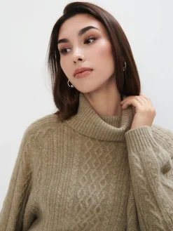 MOHITO Zielony sweter z ozdobnym splotem khaki Fashion